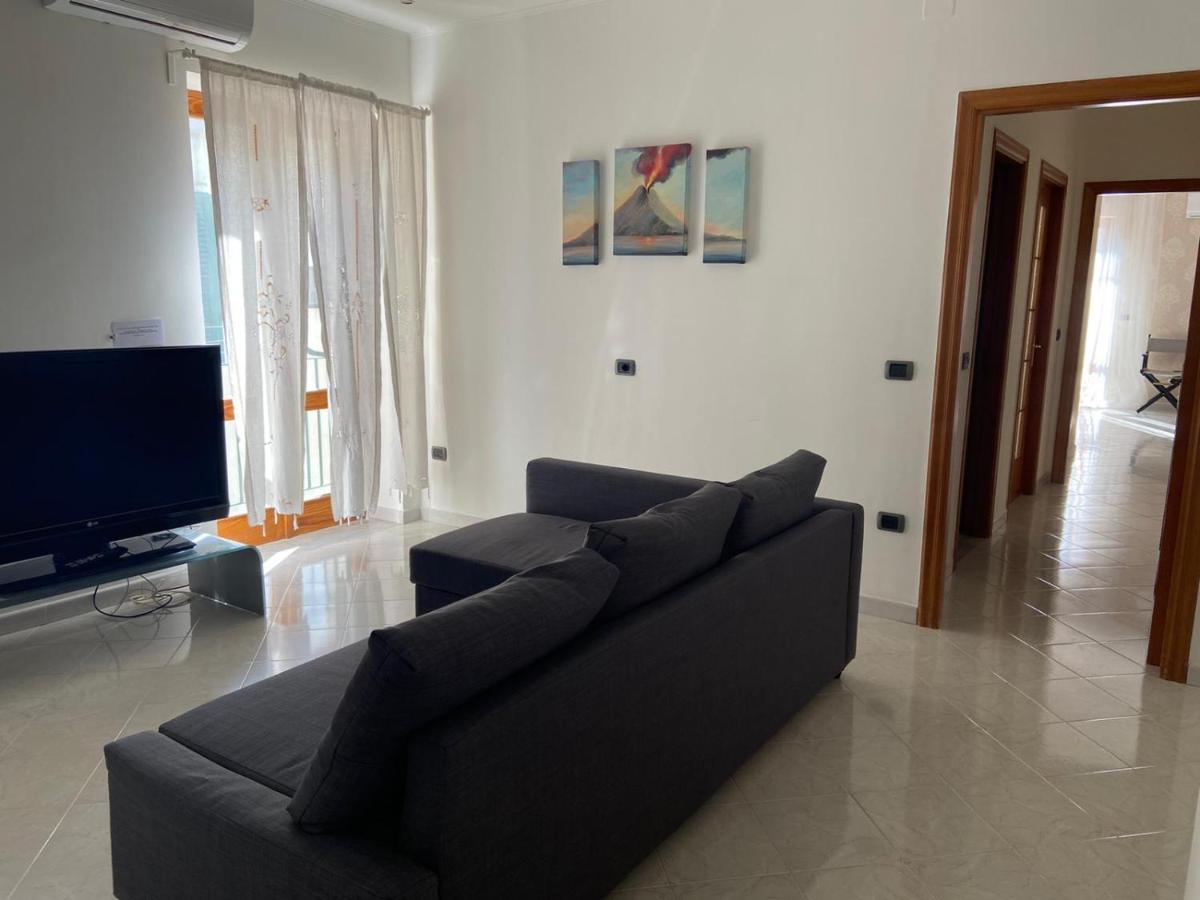 La Casa Di Giu Apartment Поцуоли Екстериор снимка