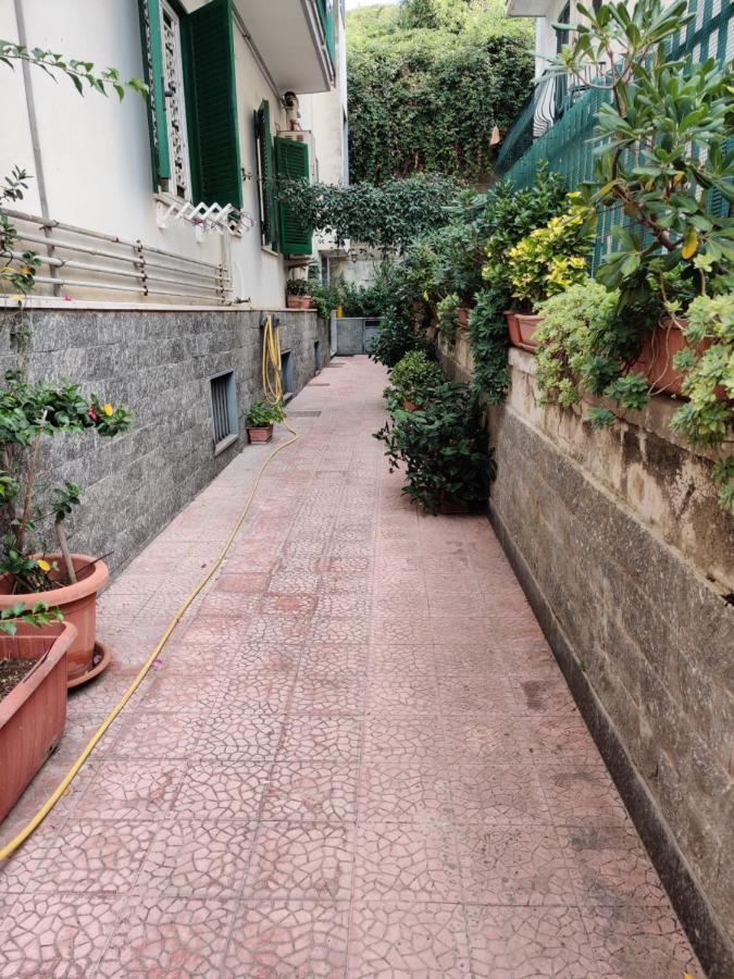 La Casa Di Giu Apartment Поцуоли Екстериор снимка